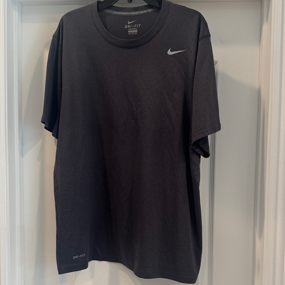 Nike Men's Gray Dri-FIT Tee